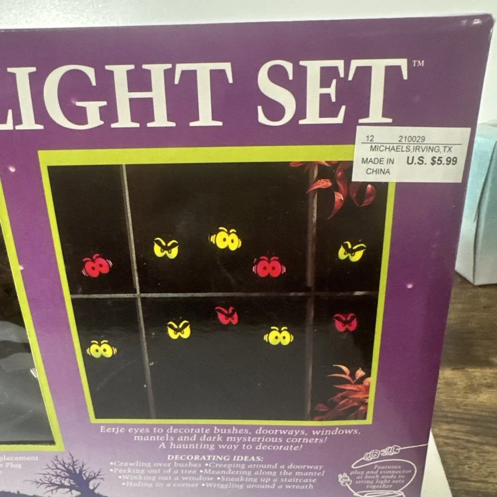 VTG 10 Eerie Eyes Light Set Fun World String Lights‎ Blow Molds Halloween Tree